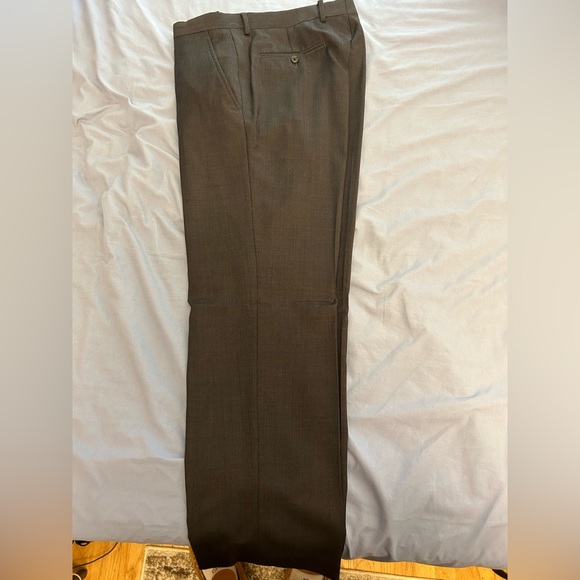 Alfani 2 piece suit; lightly worn; 40R jacket and 33W/30L pants - Picture 4 of 8